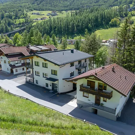 Haus Bergliebe Апартаменти *